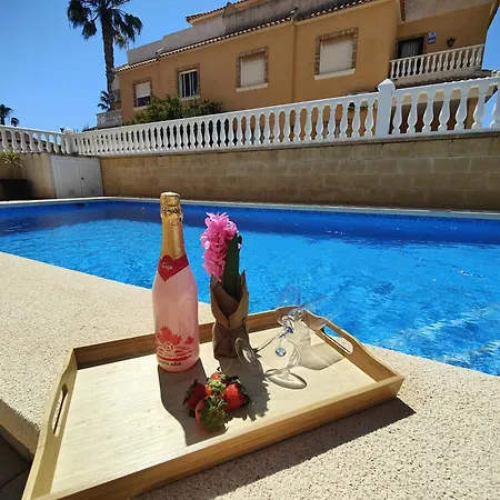 Quesada Llanes Danuria Villa *